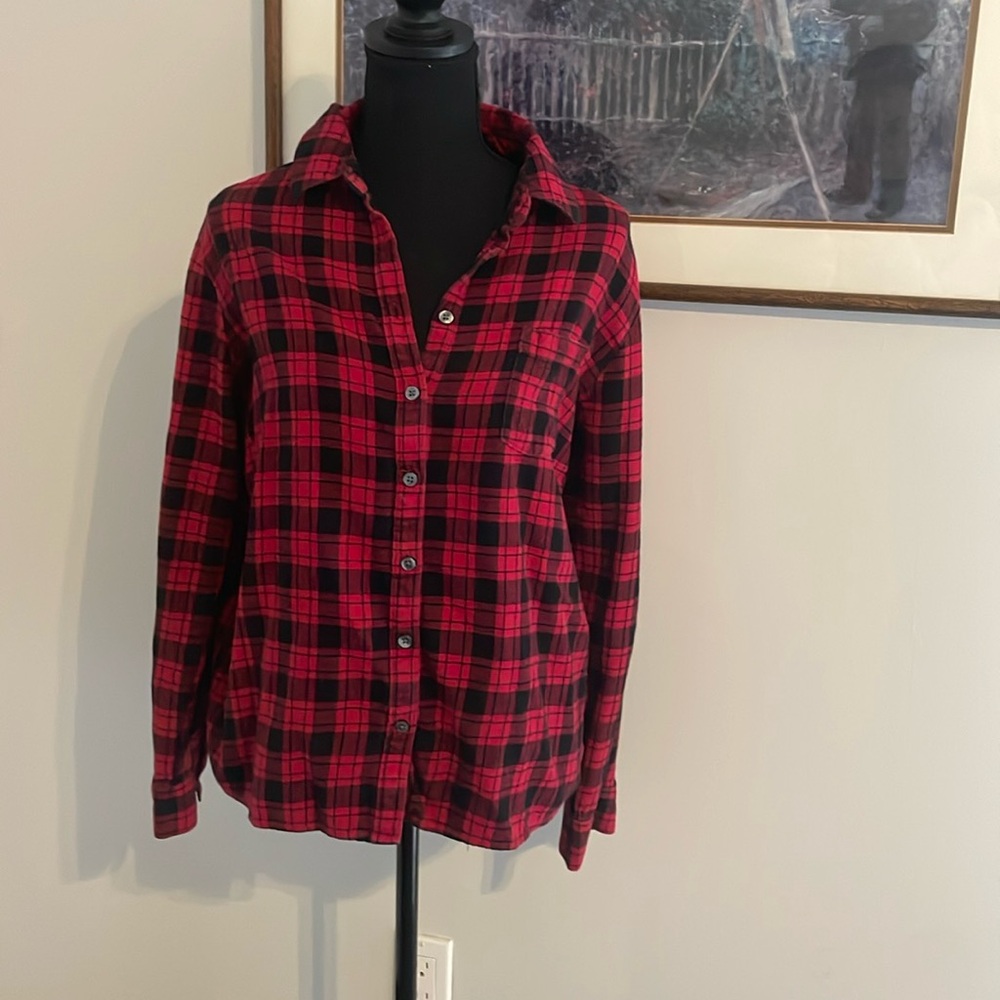 G.H Bass red and black flannel size L